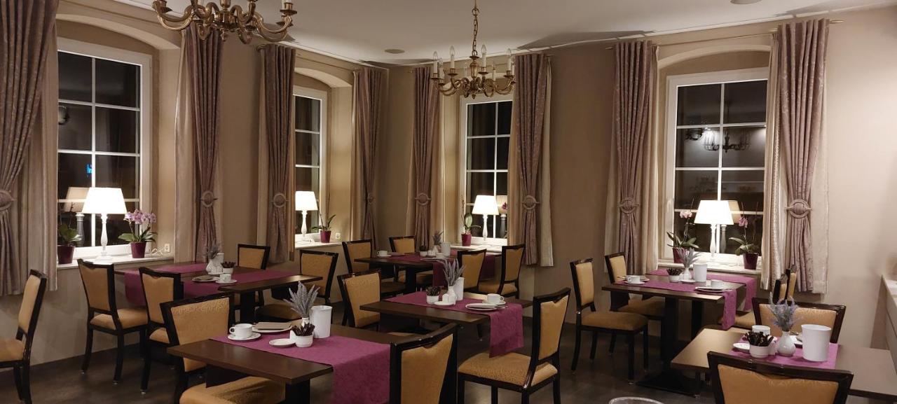 Hotel Weisse Taube Döbeln Zewnętrze zdjęcie