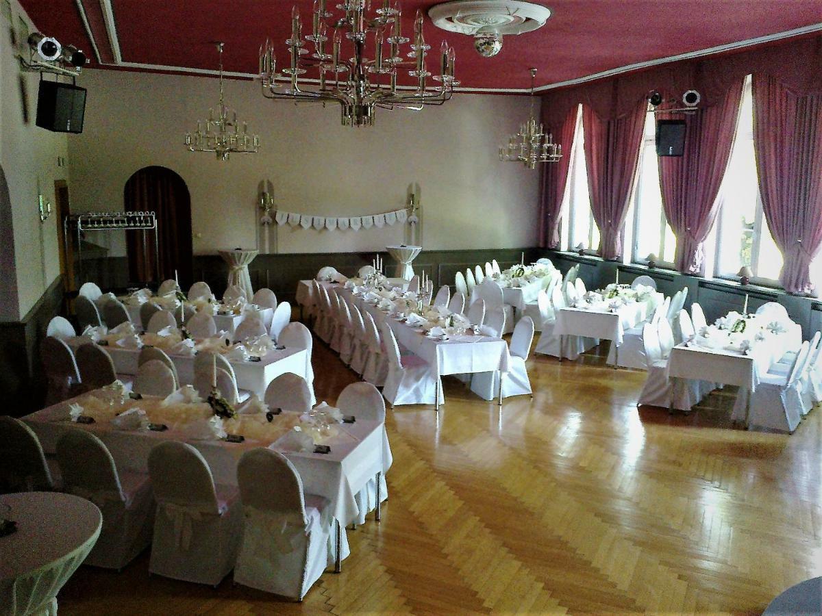 Hotel Weisse Taube Döbeln Zewnętrze zdjęcie